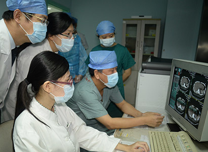 St. Stamford Modern Cancer Hospital Guangzhou berhasil menerapkan teknologi Nanoknife pada pasien kanker hati