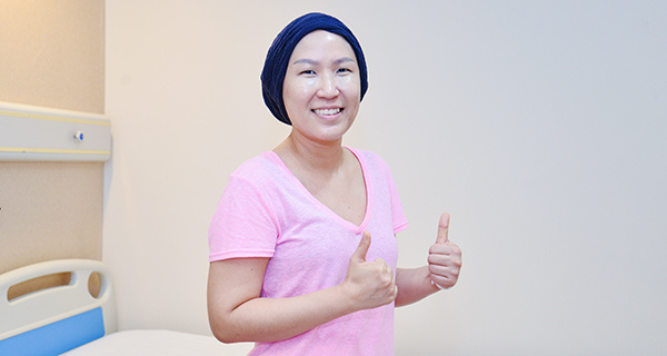 6 Bulan Menjalani Kemoterapi Sangat Menderita! Teknologi Minimal Invasif China Membantu Saya Melawan Kanker Payudara