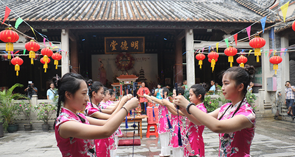 Festival Qixi, Budaya Qiqiao, Budaya tradisional China, Pasien kanker, St. Stamford Modern Cancer Hospital Guangzhou