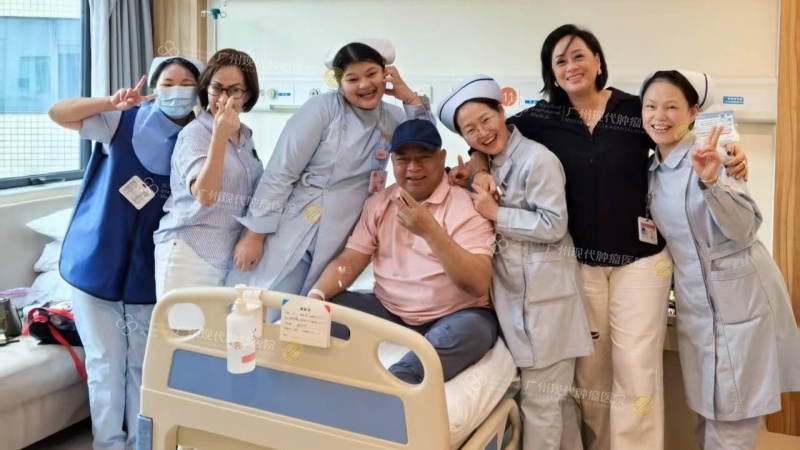 1-073814259.jpg 9 医患合照.jpg