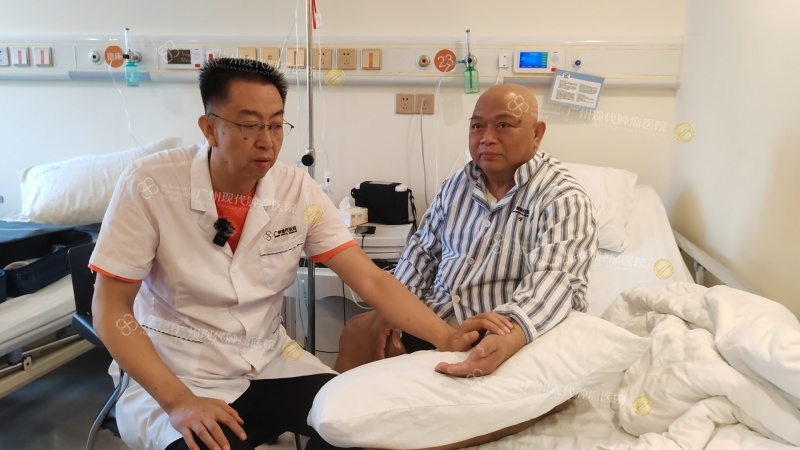 1-073852823.jpg 8 中医把脉.jpg