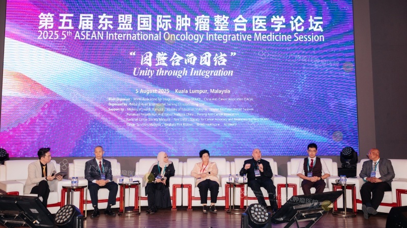 1-080205701.jpg R6C18437.jpg