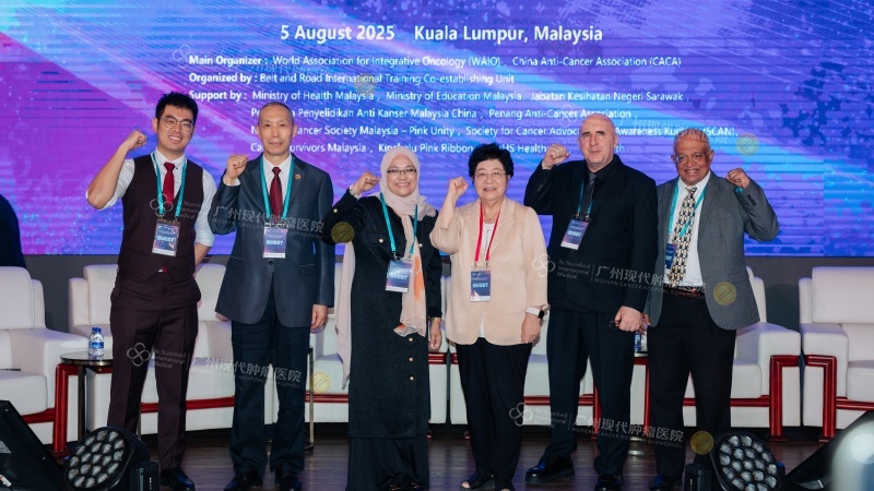 1-08023228.jpg R6C18453.jpg