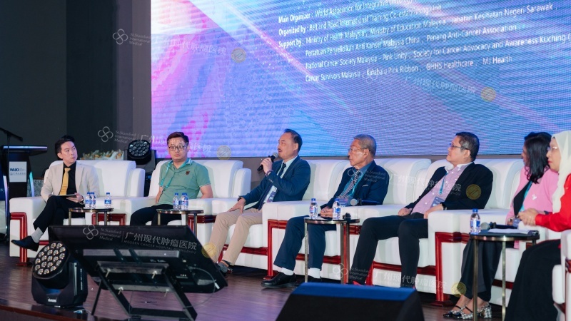 1-080258733.jpg R6C18464.jpg