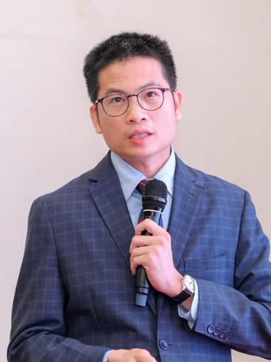 เล กง ดิ่ง (Lê Công Định)