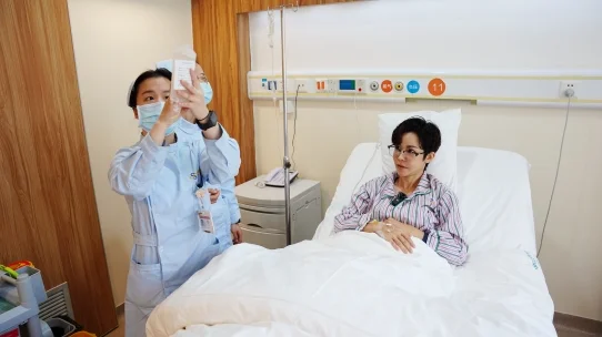 บินครั้งที่สองมาที่จีนเพื่อรักษาด้วยการรักษาแบบบาดแผลเล็ก #2