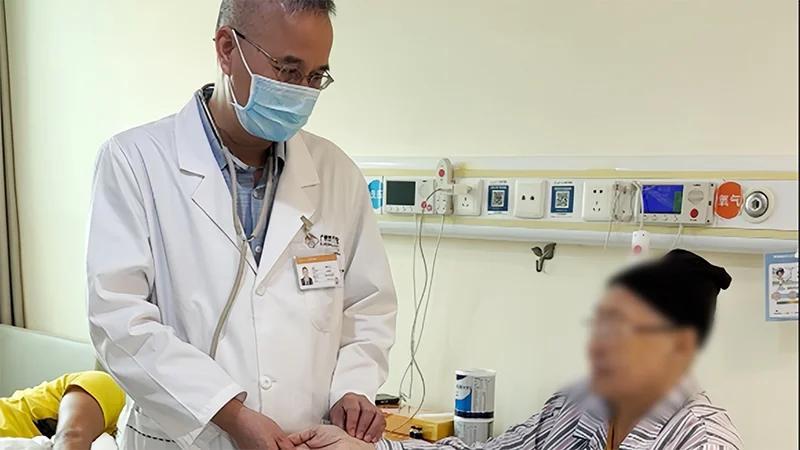 GIÁO SƯ HOÀNG TÁC BÌNH3
