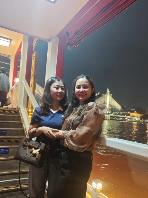 Du thuyền đêm trên sông Châu Giang
