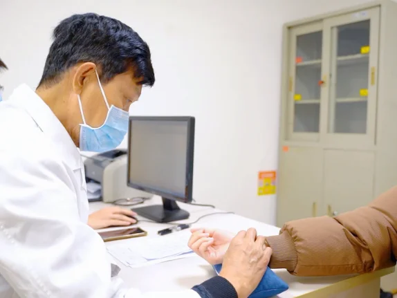 Điều trị bằng liệu pháp Đông y