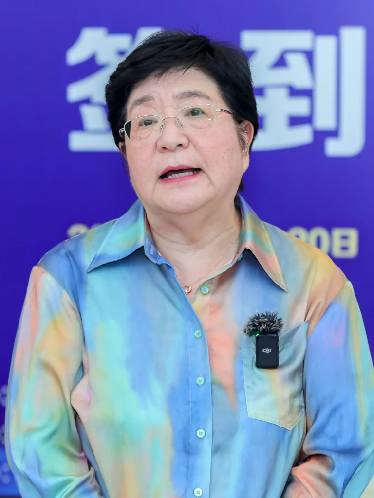 Giáo sư Vương Anh