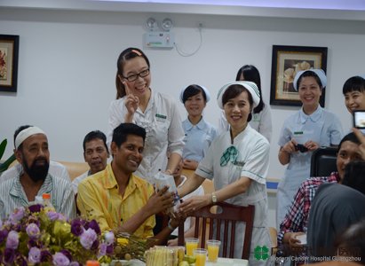  عيد الفطر، الاحتفال,مستشفى الاورام الحديث  بالمدينة  قوانغ  تشو