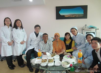  colorectal cancer, birthday celebration, Modern Cancer Hospital Guangzhou