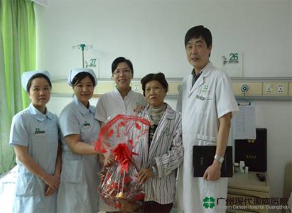 Mrs. Xu in her sixties successfully fights against breast cancer with interventional therapy