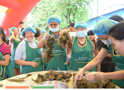 cancer patients, Modern Cancer Hospital Guangzhou, wrapping Zongzi