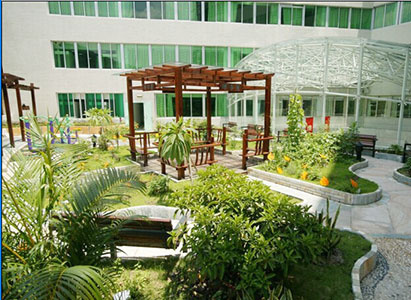 Modern Cancer Hospital Guangzhou provides humane service and cancer patients have a colorful life in our cozy and comfortable environment.