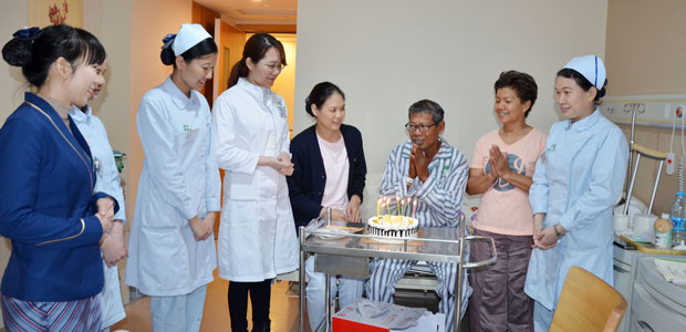 coloretal cancer, coloretal cancer treatment, cancer treatment, minimally invasive therapy, interventional therapy, cryotherapy, invasive targeted therapy and combination of TCM and western medicine