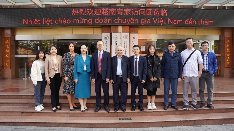 China-Vietnam Exchanges Promote Cooperation and Seek Common Development of Medical Care: A Delegation of Vietnamese Experts Visited the Belt and Road Integrated Oncology Training Base