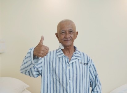 A minimally invasive interventional treatment reduced the tumor by 60%. The 70-year-old patient openly stated that he had chosen the right hospital