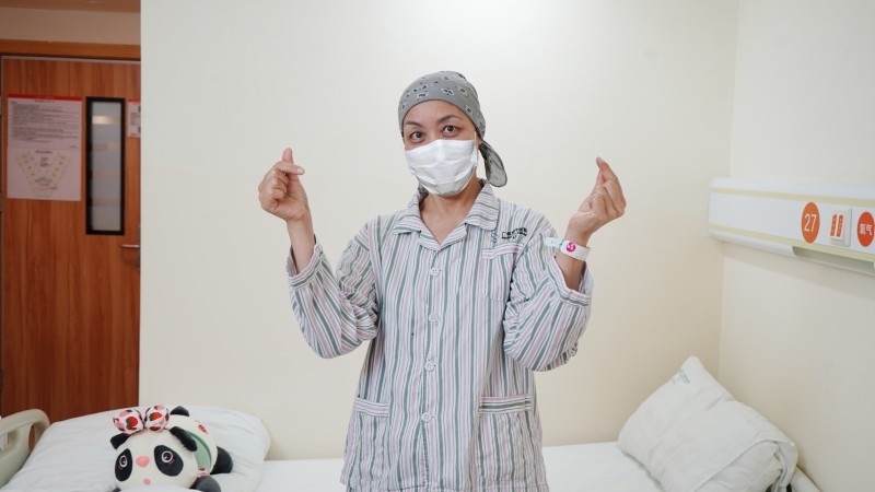 Từ chối cắt bỏ, quyết bảo tồn vú: Hành trình sang Trung Quốc chống ung thư củ