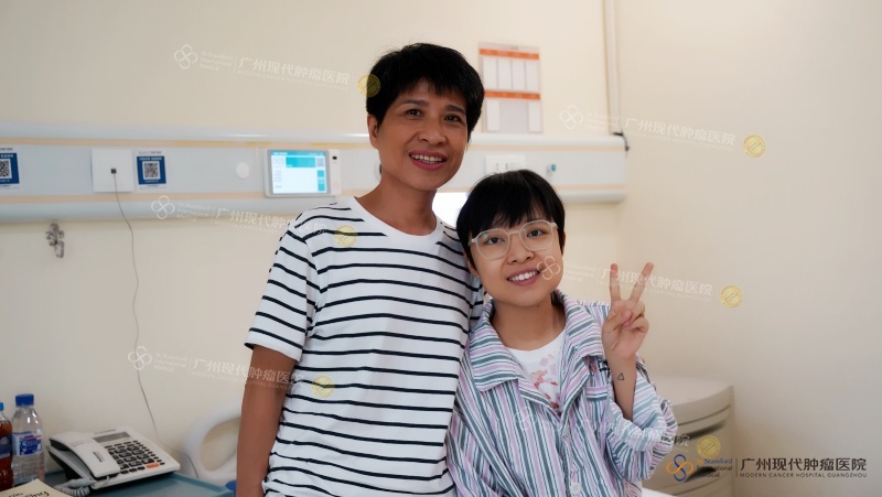 Phương Linh Nhi dan ibunya